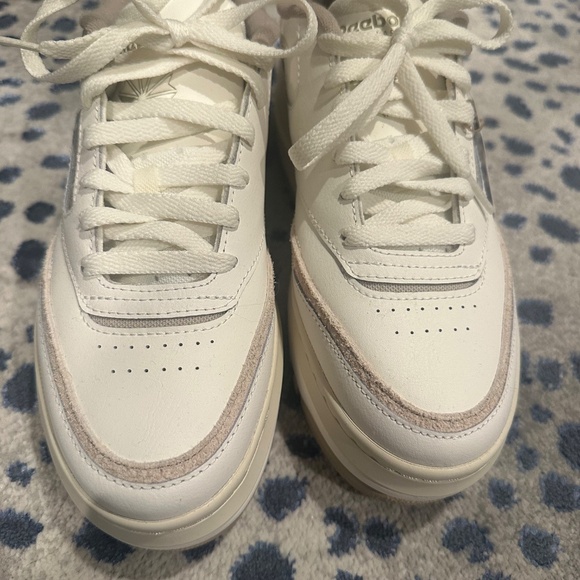 New w/ Tag Reebok Women's Beige Vital Neutral Club C Extra Sneakers - Size 8.5 - Picture 9 of 11